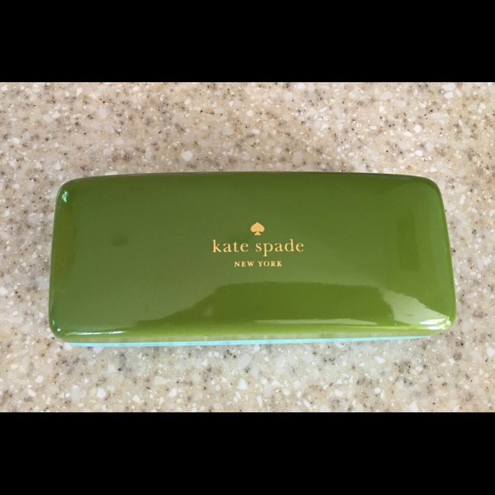 FREE Kate Spade sunglasses case with cleaning cloth.